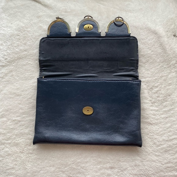 Vintage Navy clutch bag with silver hardware - Picture 3 of 8